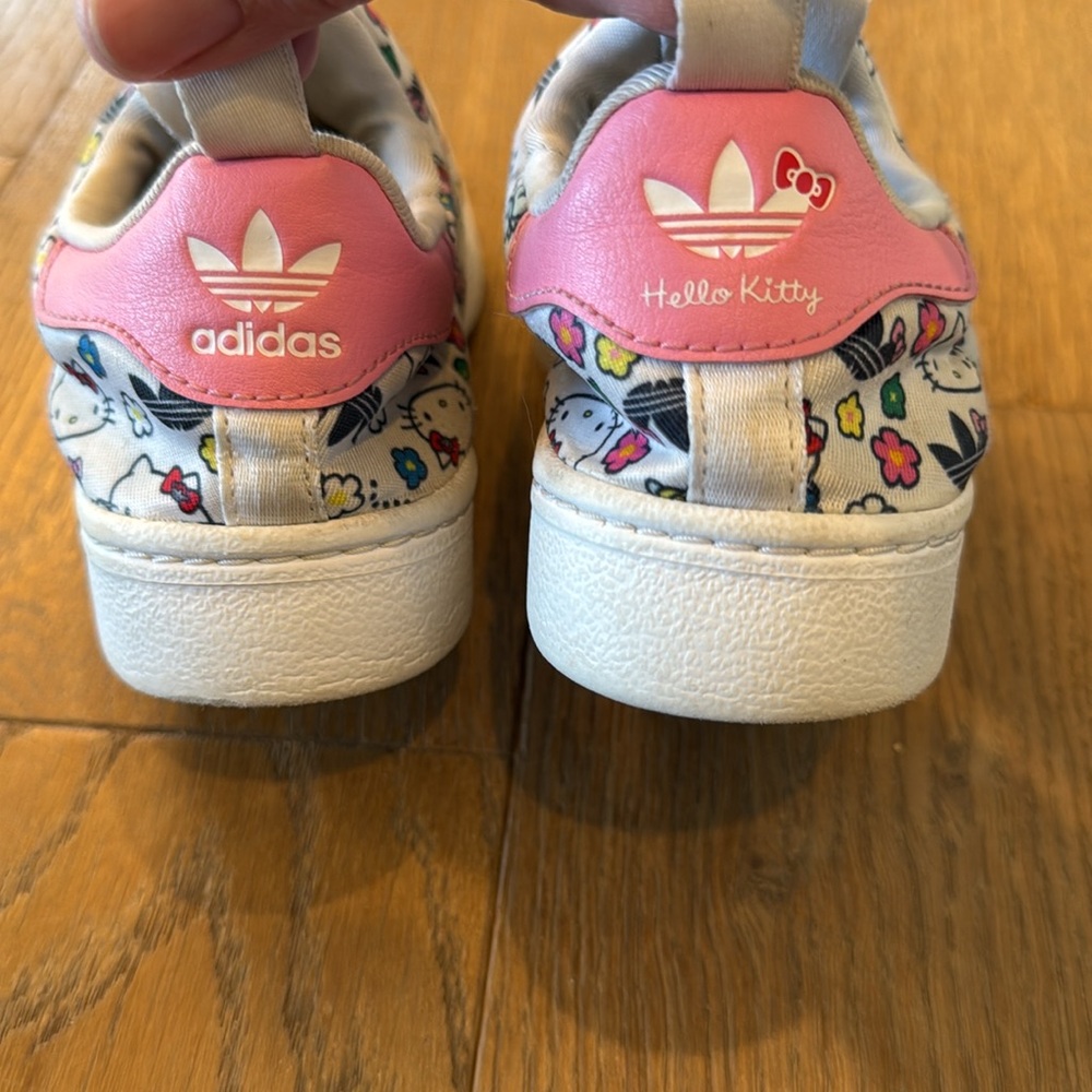 Adidas x Hello Kitty Superstar 360 - 12.5 - Picture 3 of 5